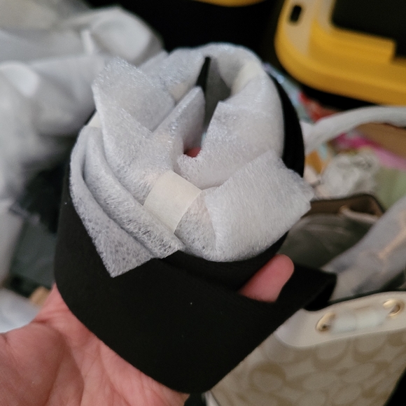 Dempsey Signature Bucket Bag - Picture 5 of 8